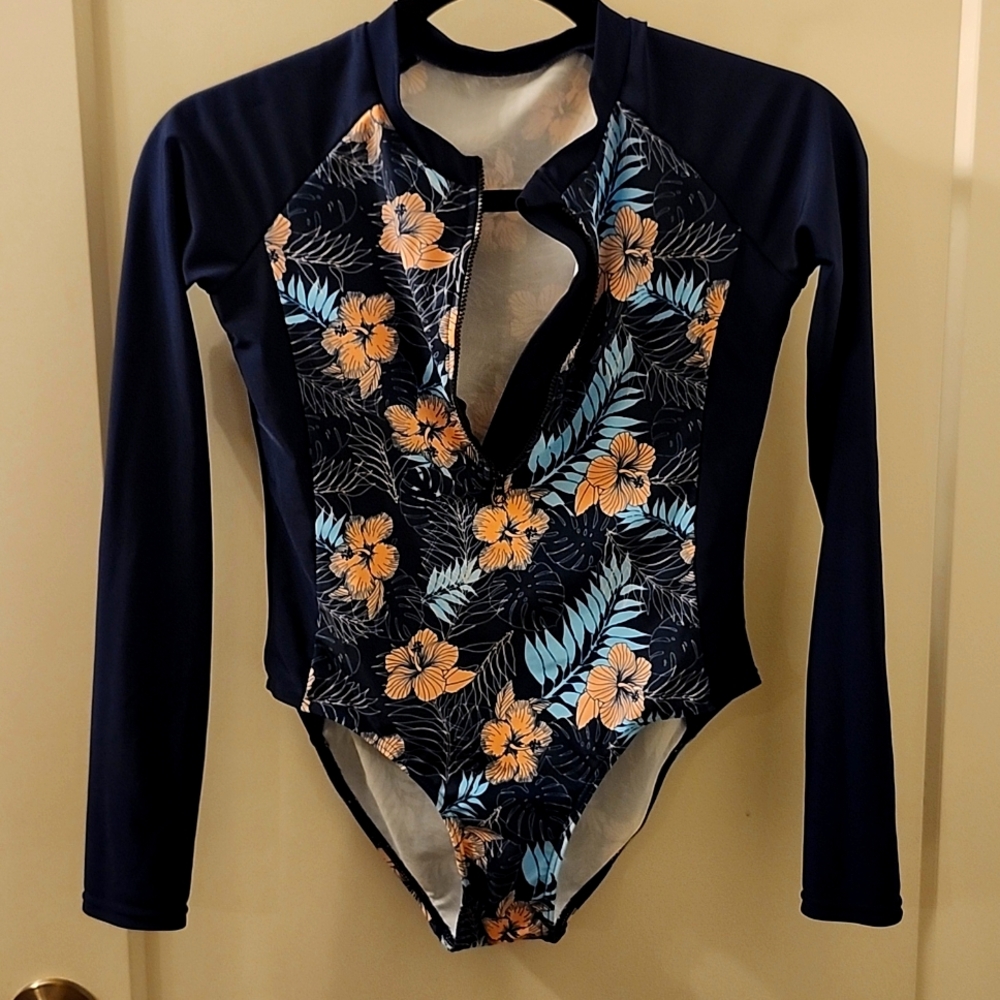 Shein long sleeve bathing suit size 160